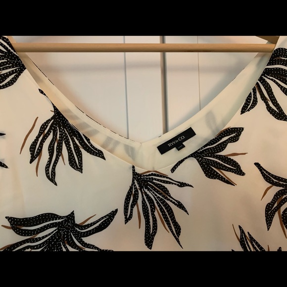 RW dressy  lined tank 🕶 - Picture 2 of 6